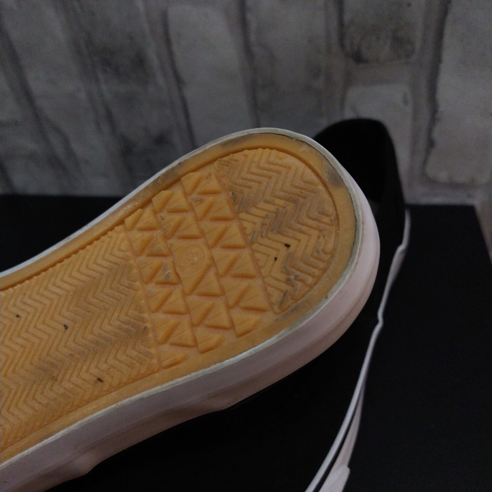Mossimo Sneakers - Picture 7 of 7
